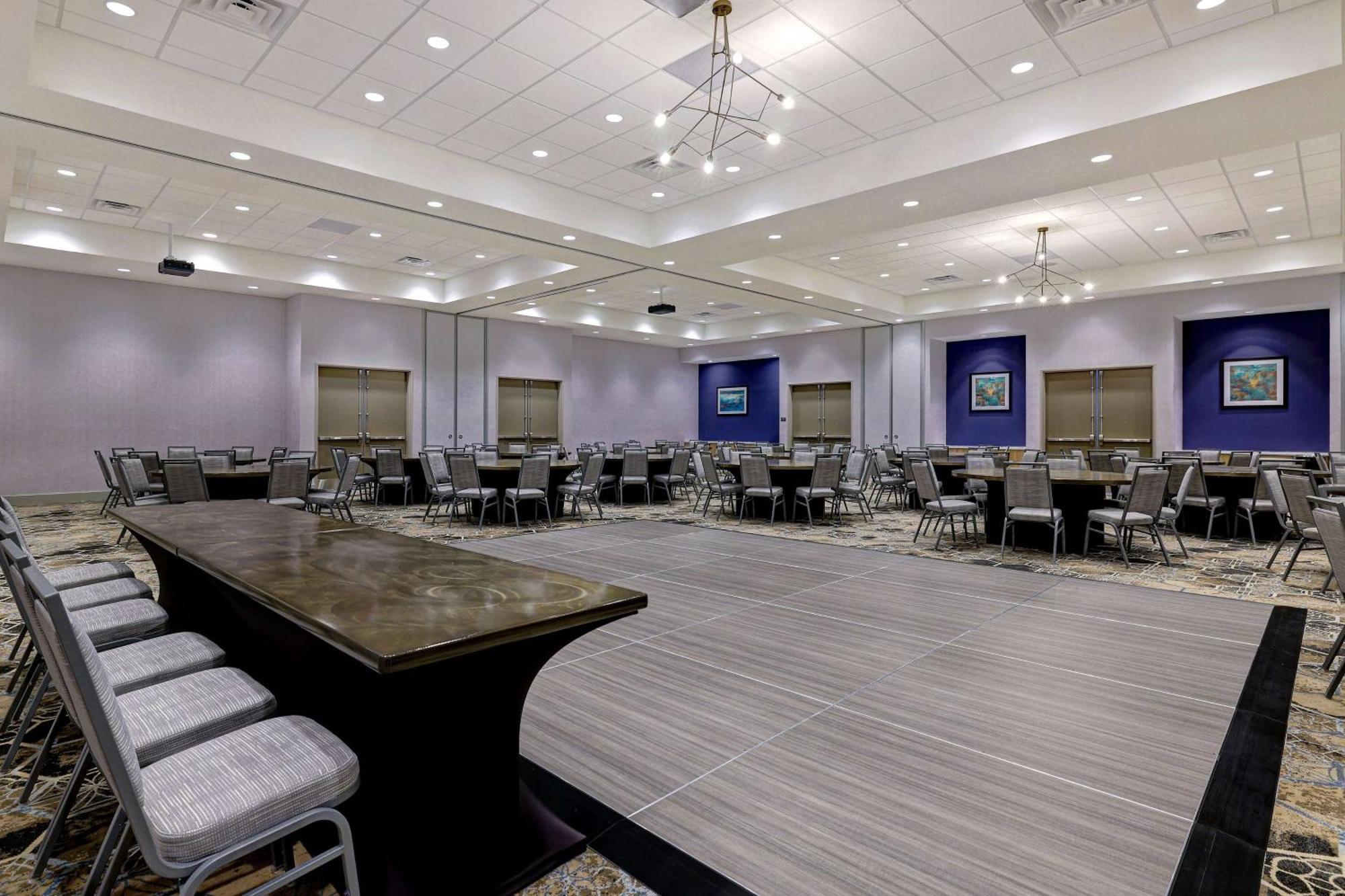 Hilton Garden Inn Cedar Rapids Εξωτερικό φωτογραφία
