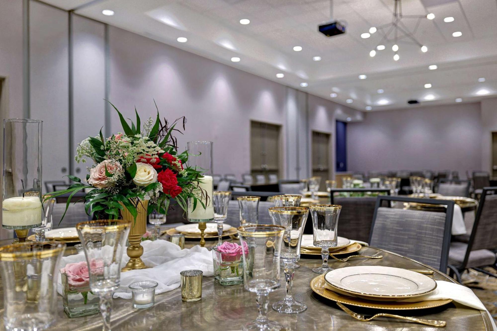 Hilton Garden Inn Cedar Rapids Εξωτερικό φωτογραφία