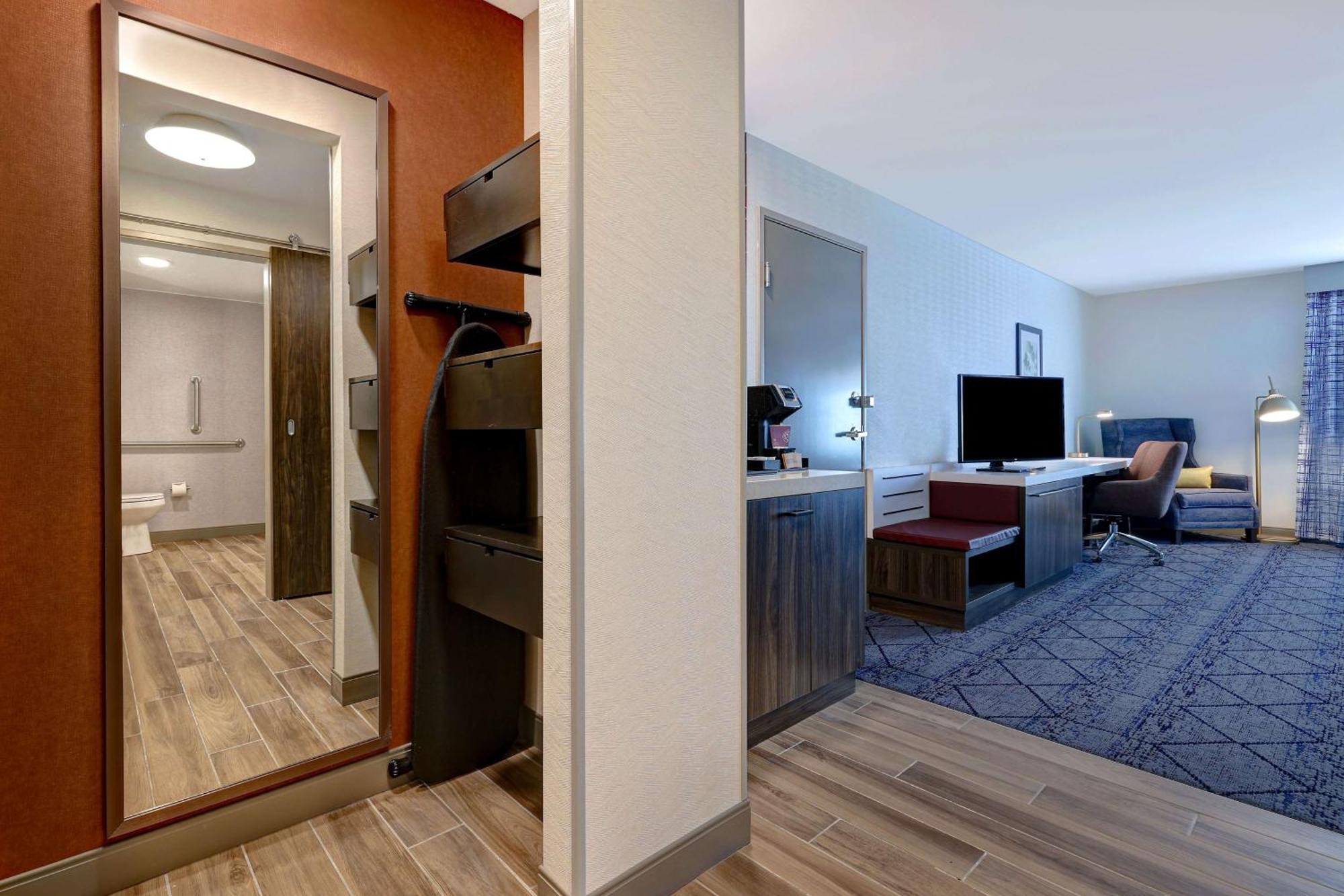 Hilton Garden Inn Cedar Rapids Εξωτερικό φωτογραφία