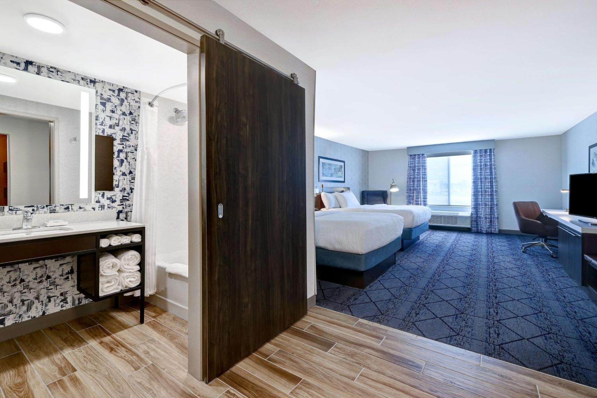 Hilton Garden Inn Cedar Rapids Εξωτερικό φωτογραφία